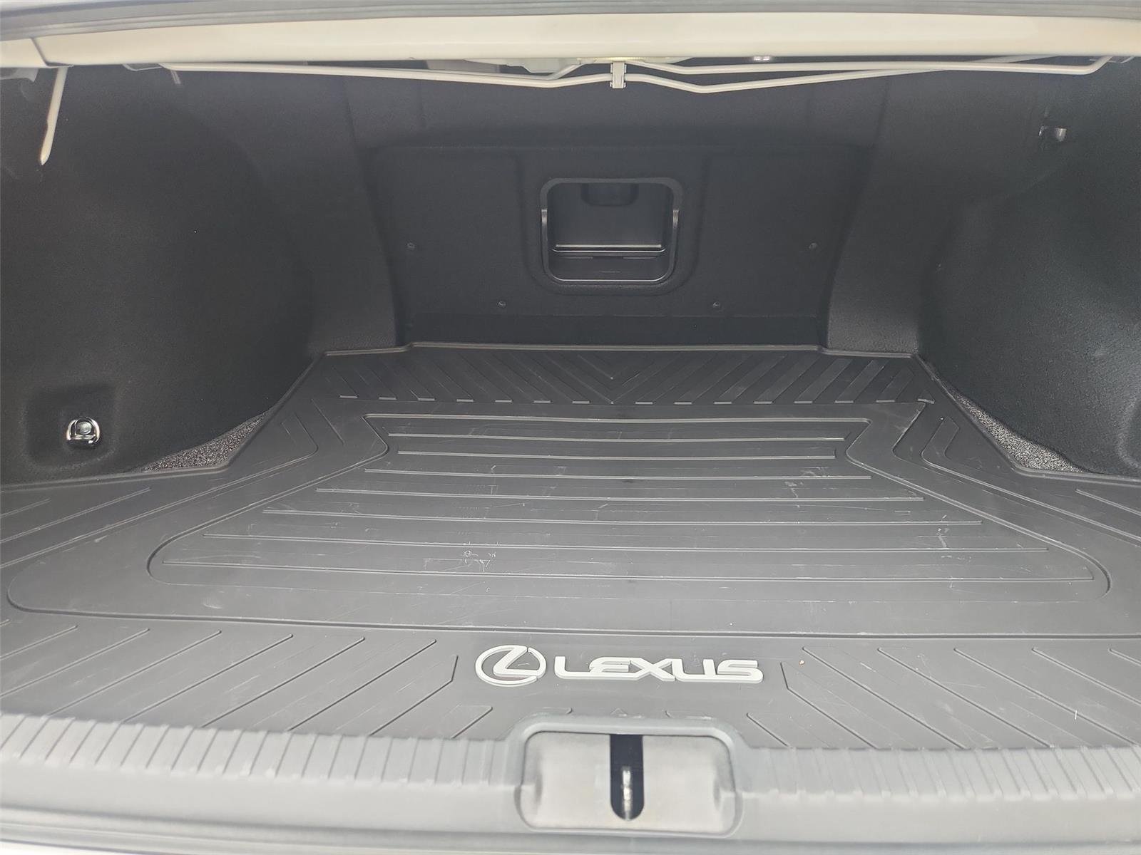 Used 2024 White Lexus ES 350 image 25