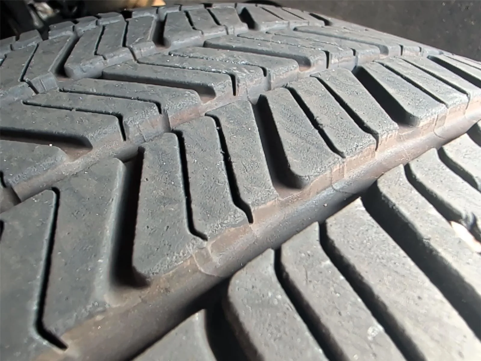 Used 2024 Diamond Black Crystal Pearlcoat Jeep Series III image 40