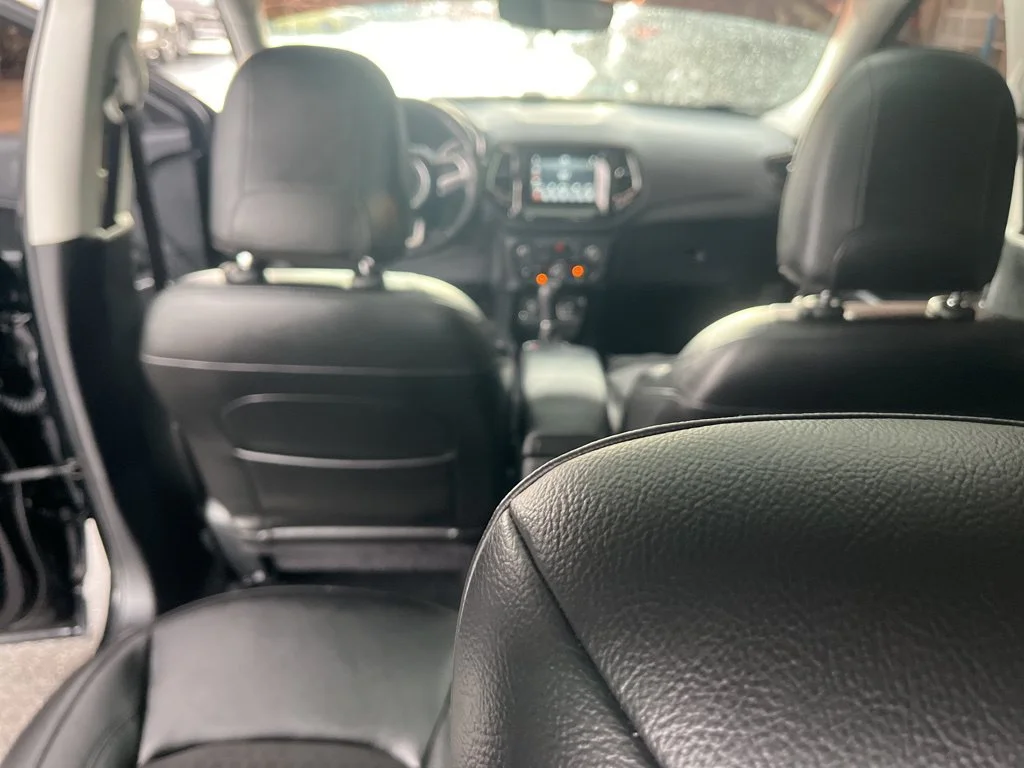 Used 2021 Diamond Black Jeep Latitude image 13
