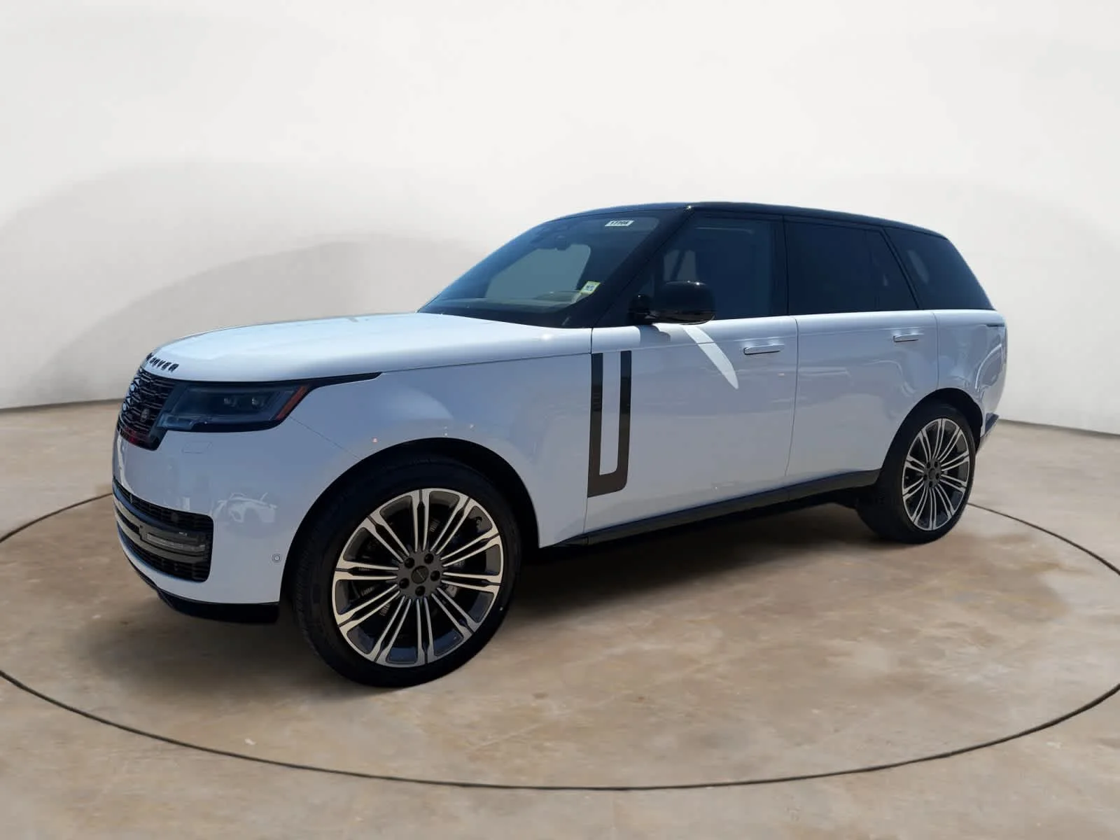 2026 Land Rover Range Rover 3.0 SE SWB's photo