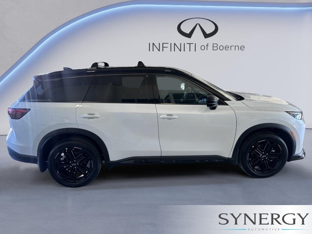 New 2027 2T RAD WHT INFINITI Sport AWD image 5