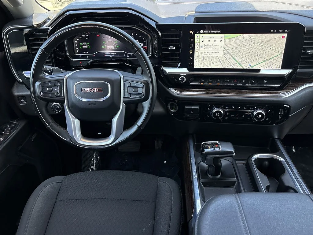 Used 2024 White GMC Elevation image 25