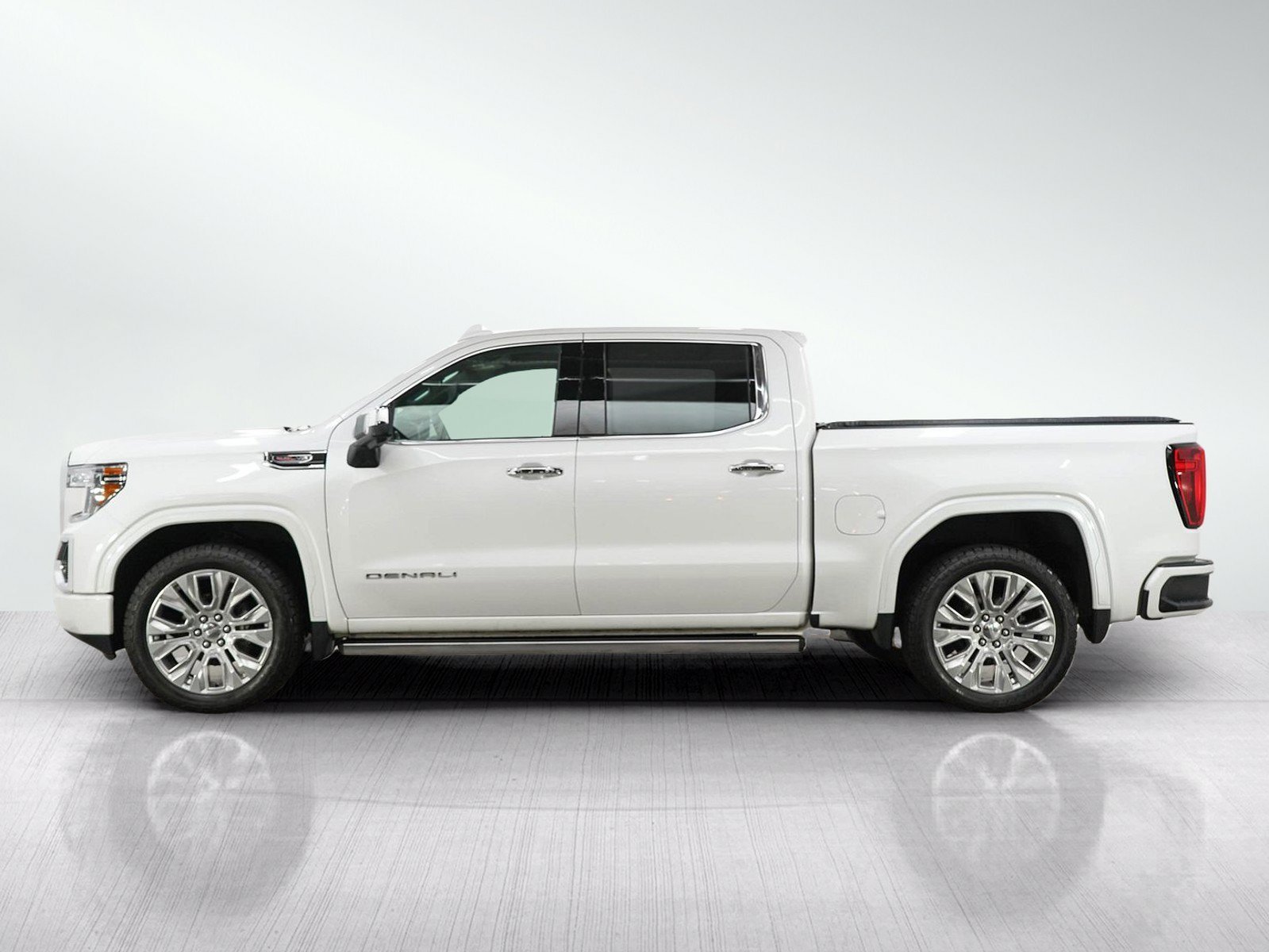Used 2021 GMC Sierra 1500 Denali Denali with VIN 3GTU9FEL3MG440017 for sale in White Bear Lake, Minnesota