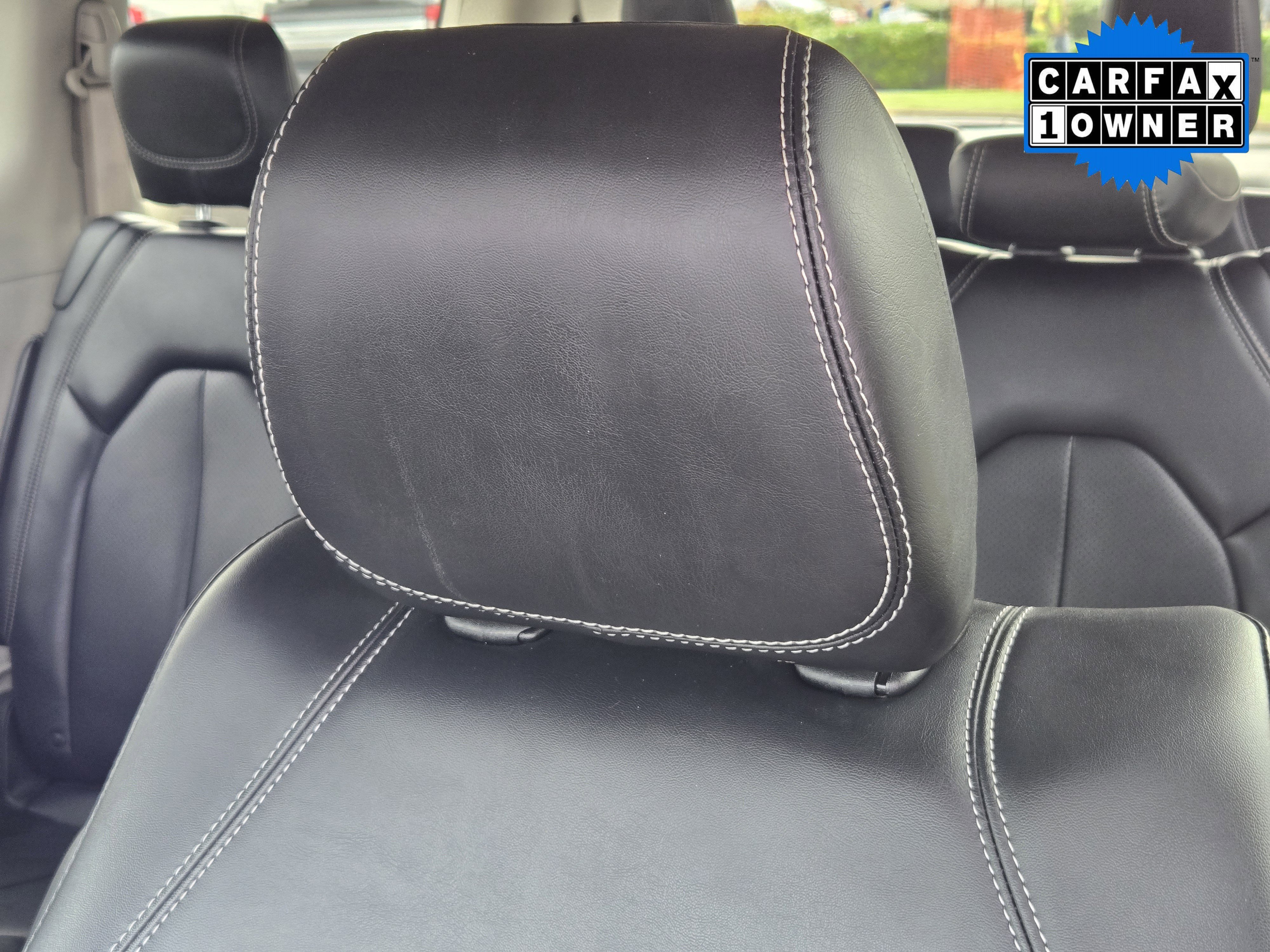 Used 2024 Diamond Black Chrysler Touring L image 21