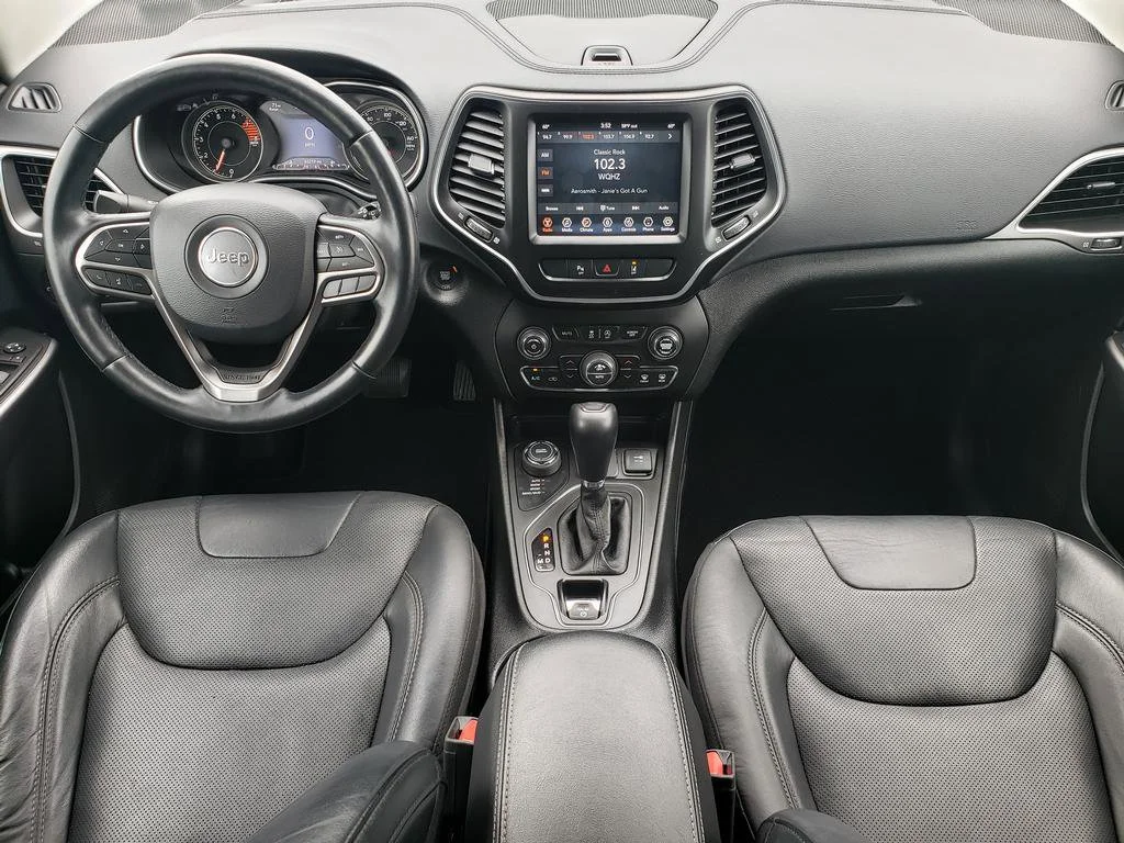 Certified Used 2021 Slate Blue Pearlcoat Jeep Latitude Lux image 15
