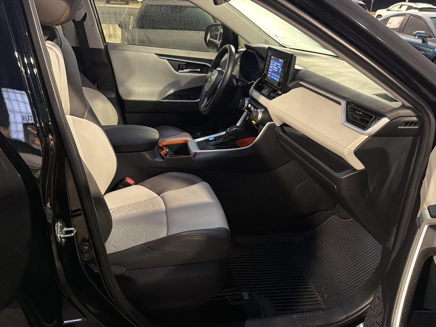 Used 2022 Midnight Black Metallic Toyota Adventure image 13