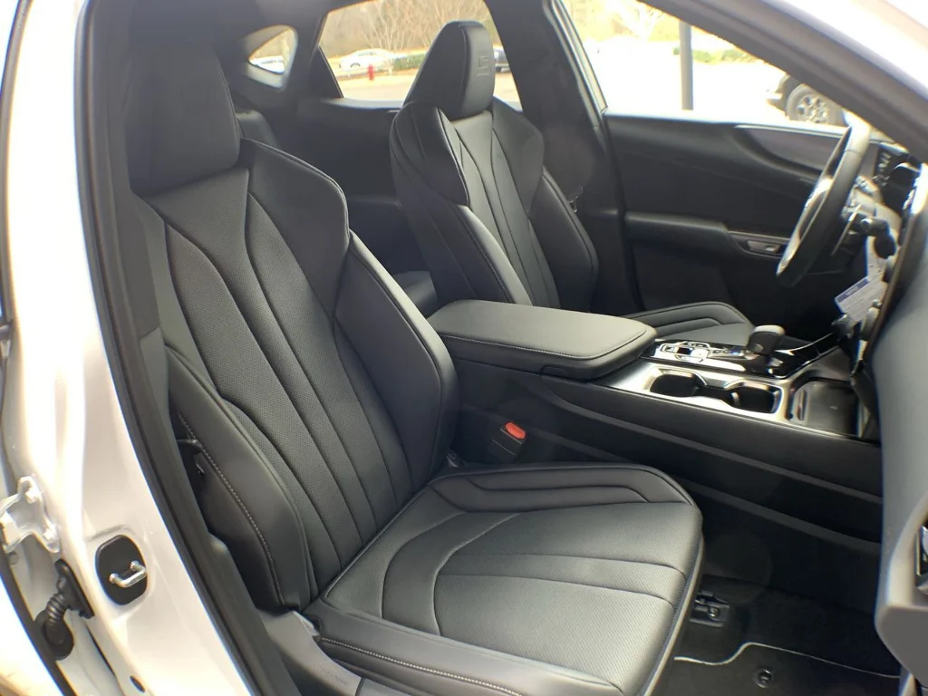 2026 Lexus NX PHEV 450h+ - Photo 25