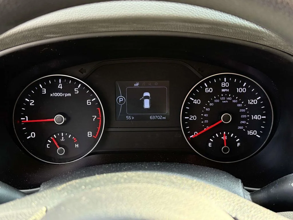 Used 2017 Silver Kia LX image 25