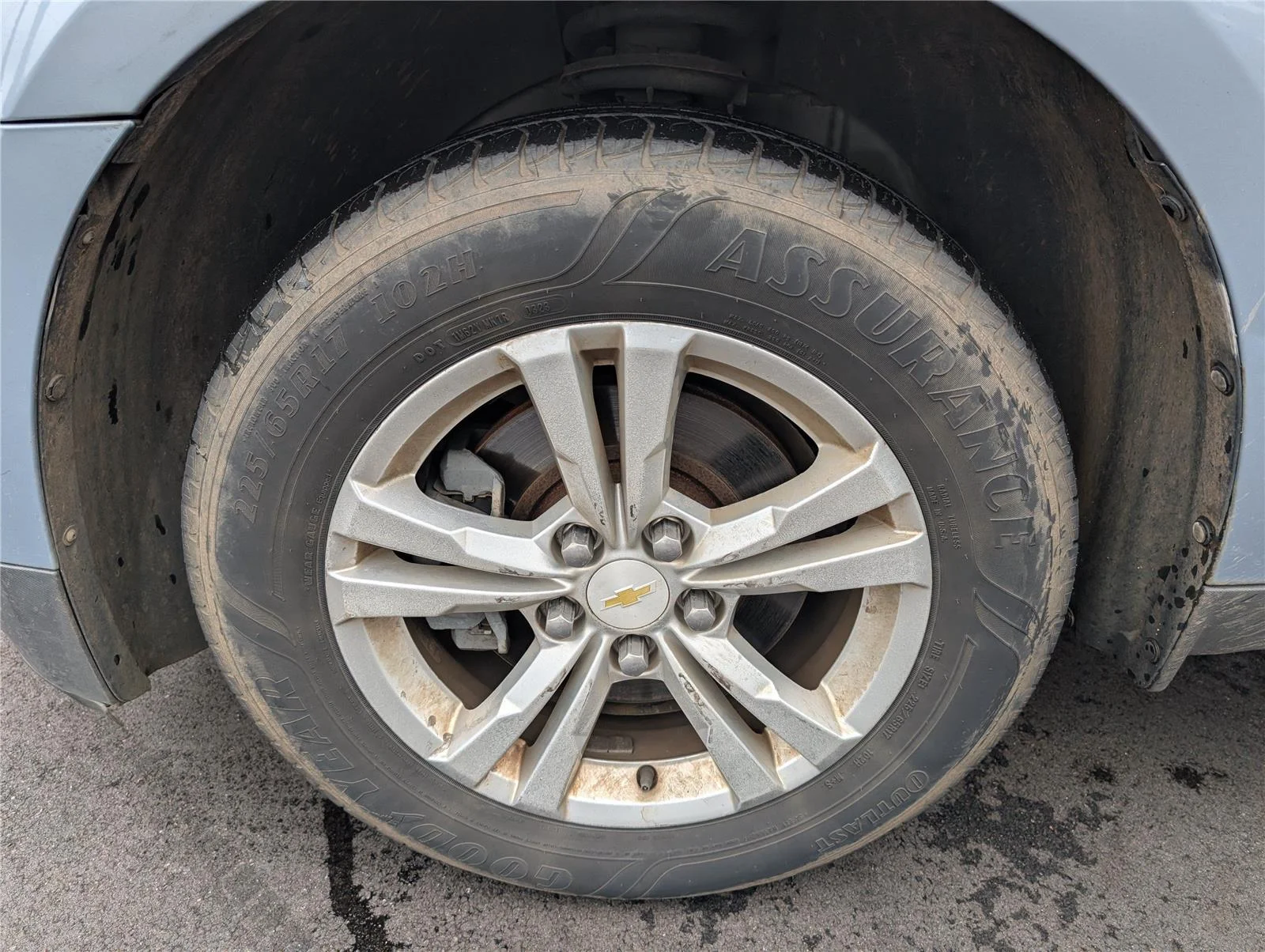 Used 2015 SILVER TOPAZ METALLIC Chevrolet LS image 9