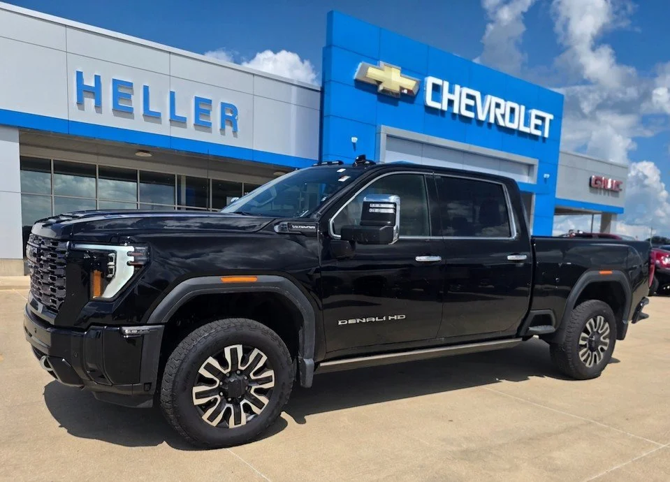 Used 2025 Onyx Black GMC Denali Ultimate image 3