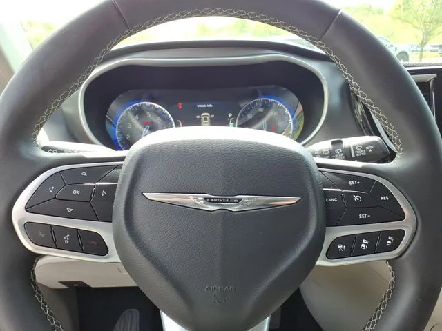 Used 2023 White Chrysler Touring L image 25
