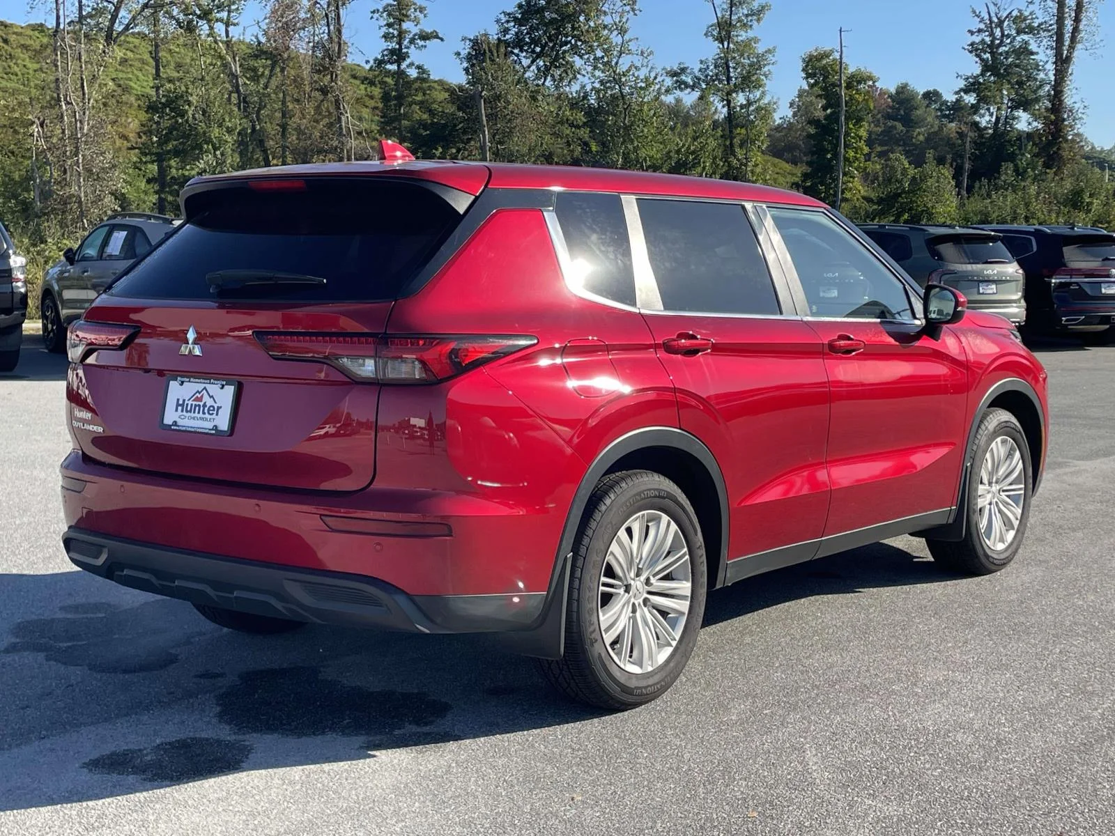 Used 2022 Red Diamond Mitsubishi ES image 26