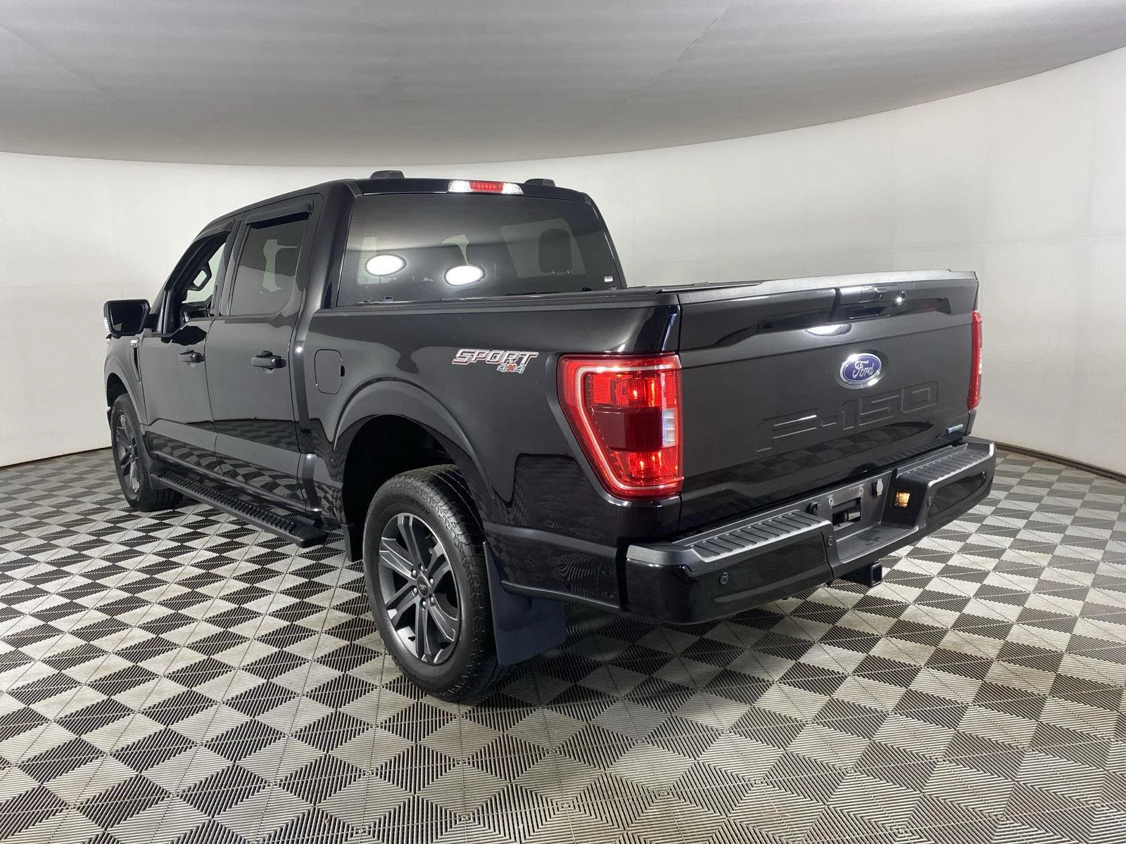 Used 2023 Agate Black Ford XLT image 15
