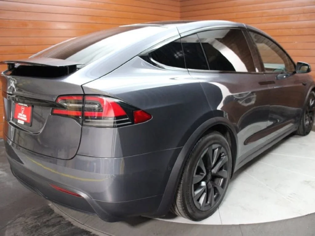 Used 2022  Tesla Base image 4