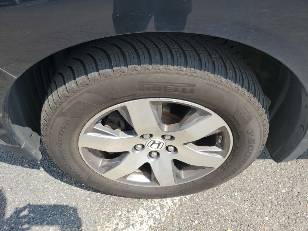 Used 2013 Black Honda Touring image 9