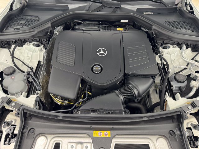 Certified Used 2026 Polar White Mercedes-Benz GLC 300 image 15