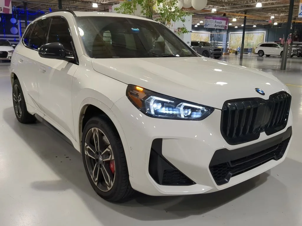 Used 2026 White BMW xDrive28i image 5