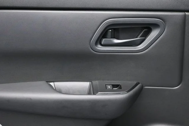 Used 2025 White Nissan S image 11