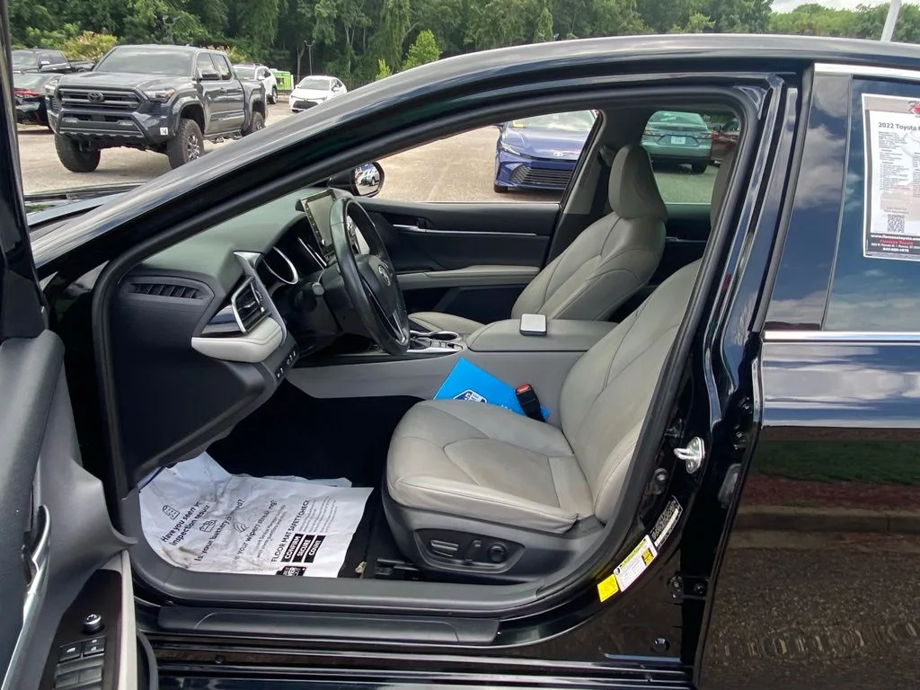 Used 2022 Black Toyota XLE image 6