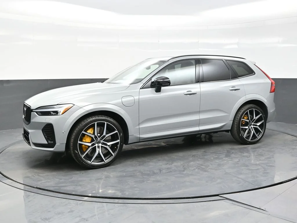 New 2026 Vapour Grey Volvo T8 Polestar Engineered image 3