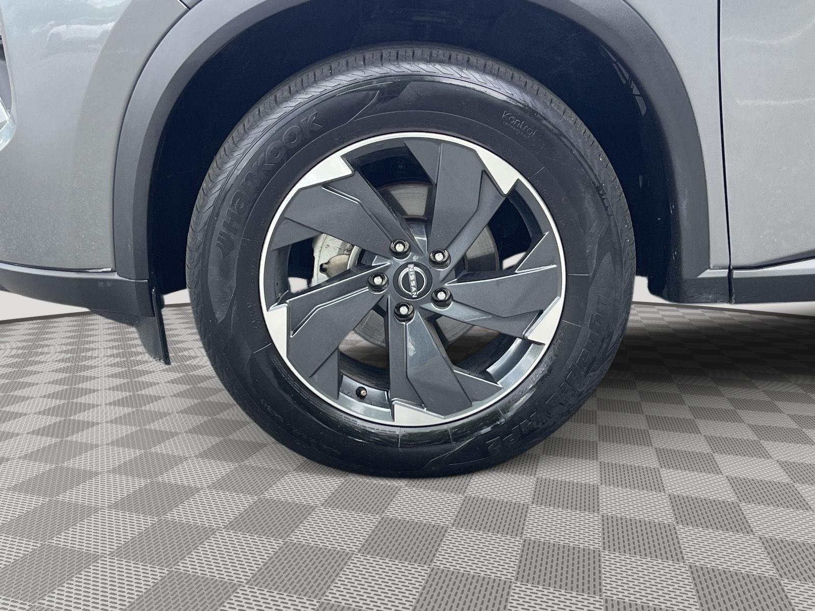 Used 2025 Gun Metallic Nissan SV image 9