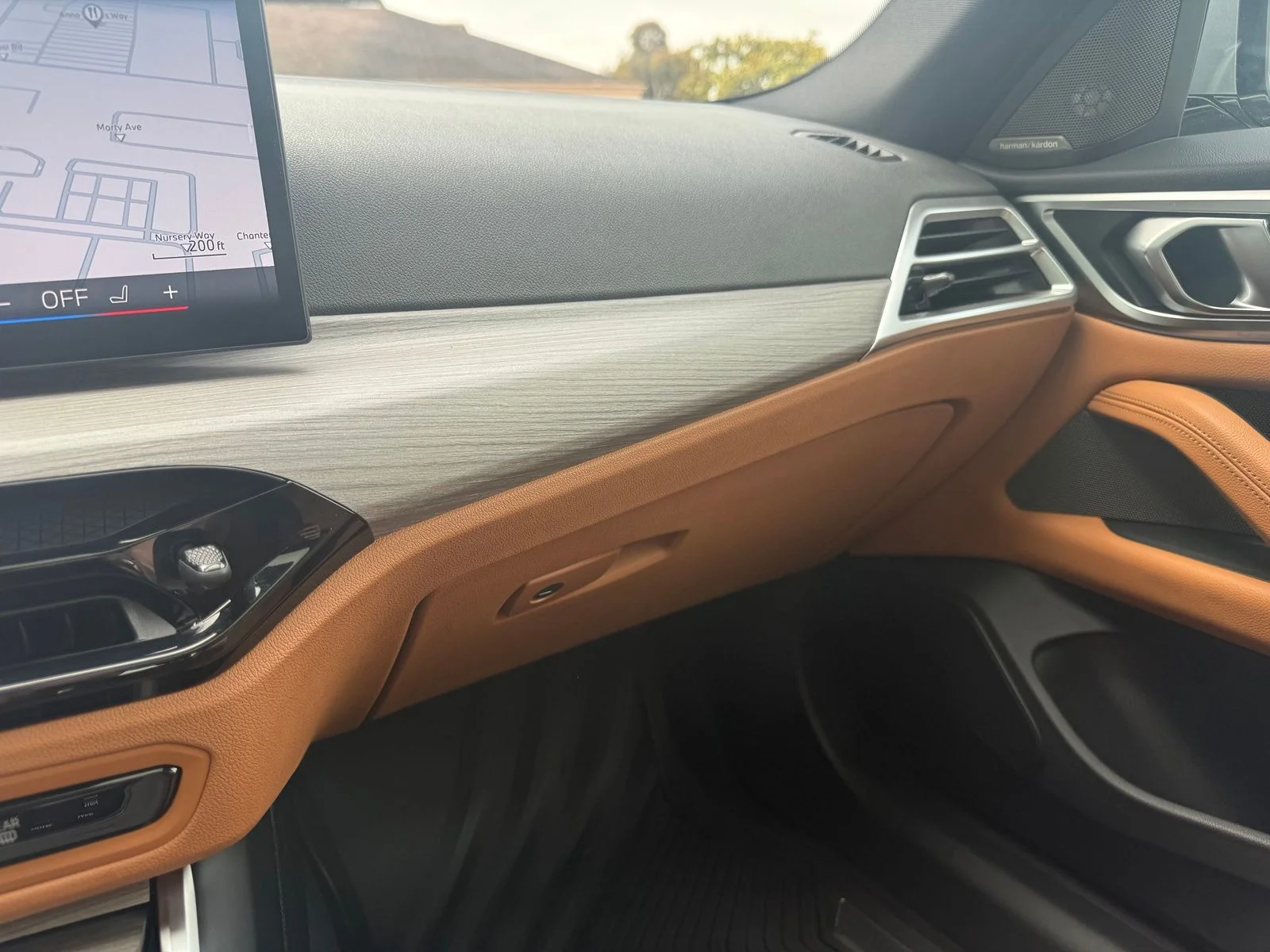 Used 2025 Gray BMW xDrive40 image 23