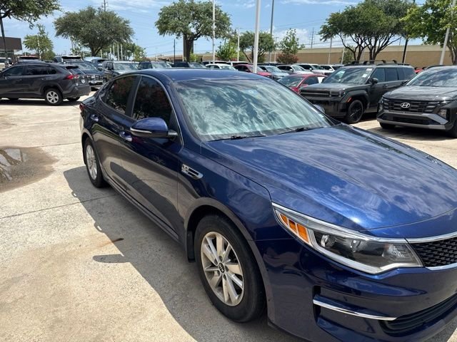 Used 2018 Blue Kia LX image 4