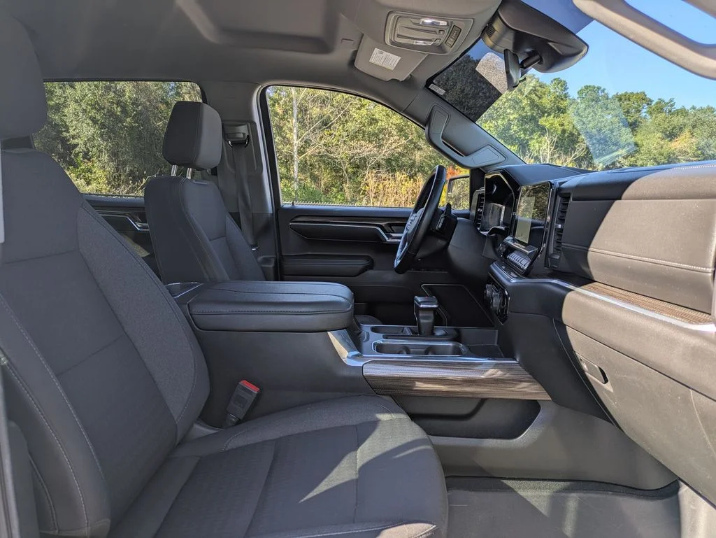 Used 2024 White Chevrolet RST image 23