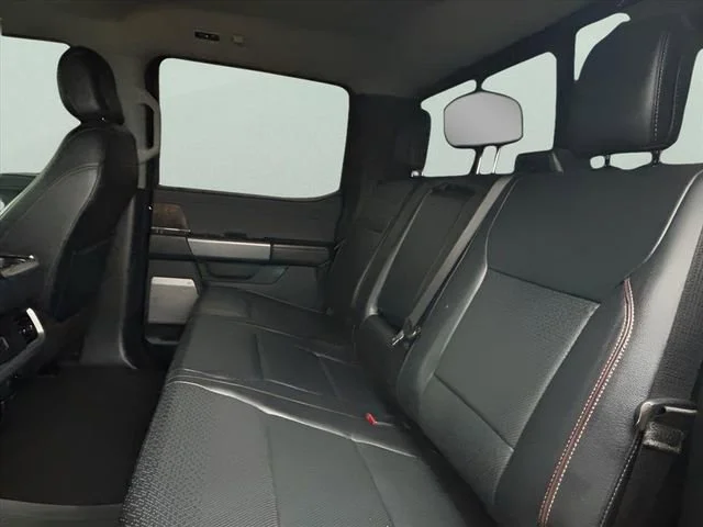 Used 2022  Ford XL image 5