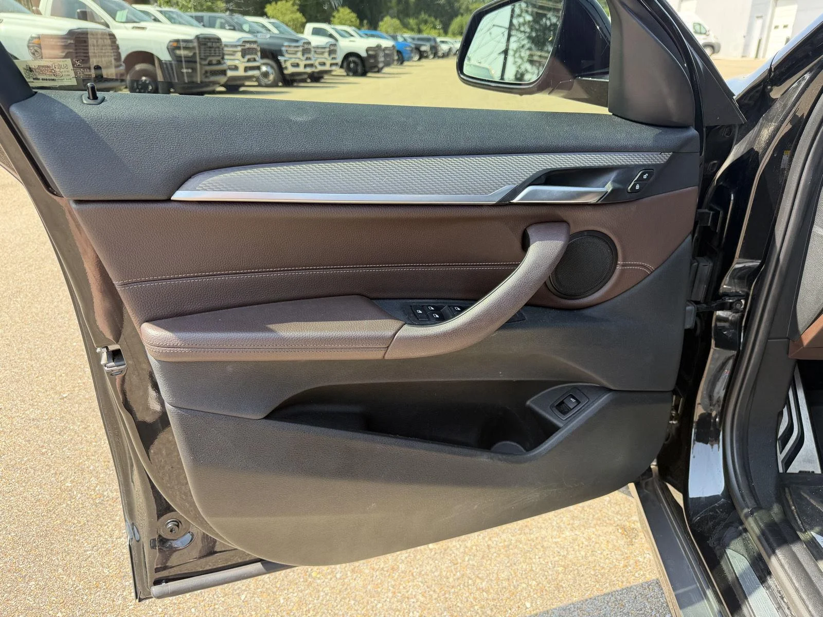 Used 2018 Black Sapphire Metallic BMW xDrive28i image 13