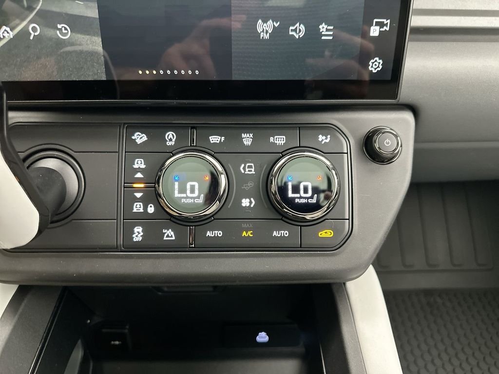 New 2026 Sargasso Blue Land Rover OCTA image 21