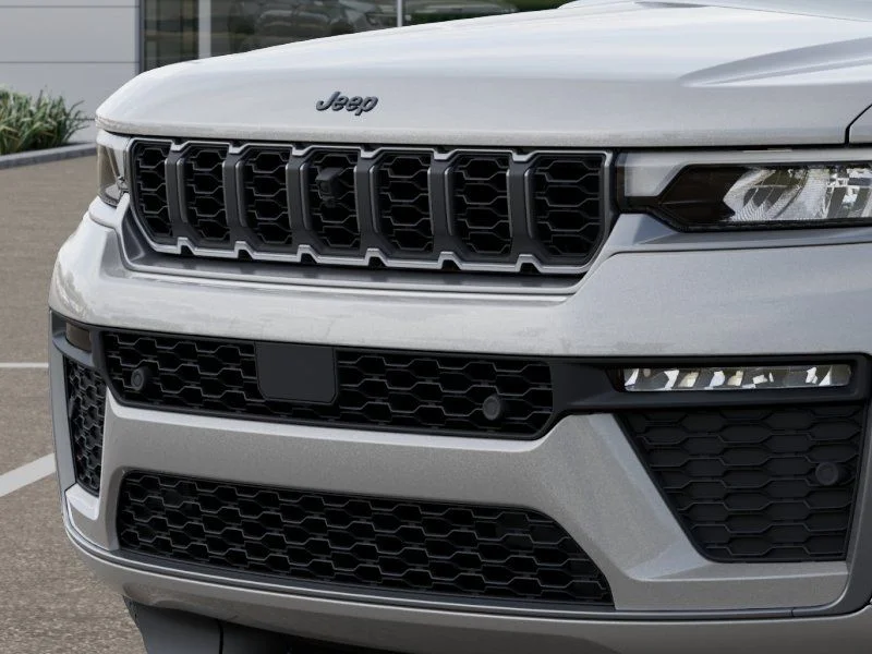 New 2026 Silver Zynith Jeep Limited Reserve image 11