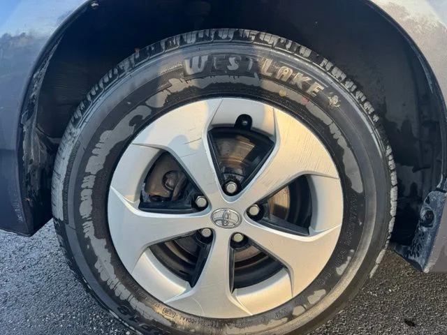 Used 2015 Gray Toyota Two image 10