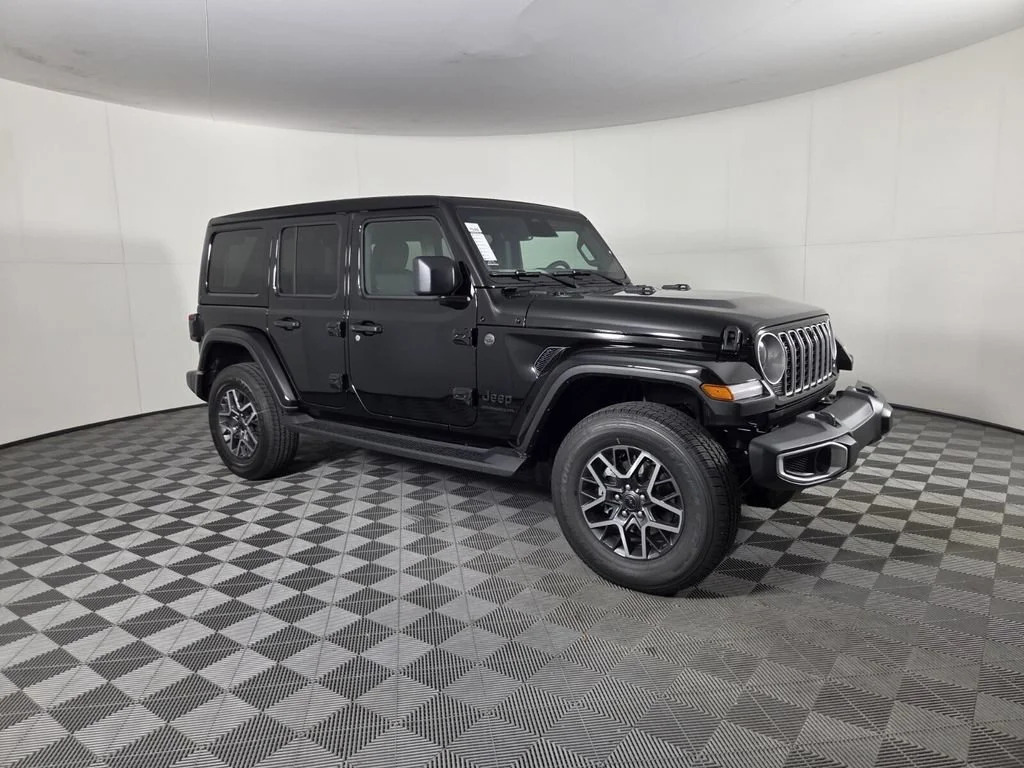 New 2026 Black Clear-Coat Exterior Paint Jeep Sahara image 2