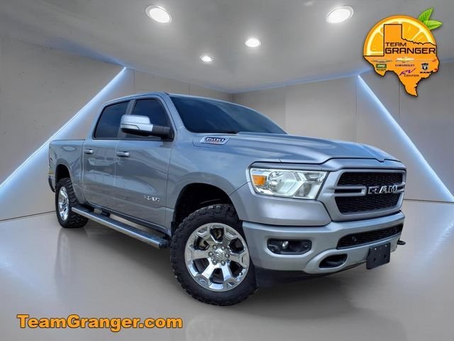 2020 RAM 1500 Big Horn/Lone Star 4x4 Crew Cab 5'7's photo