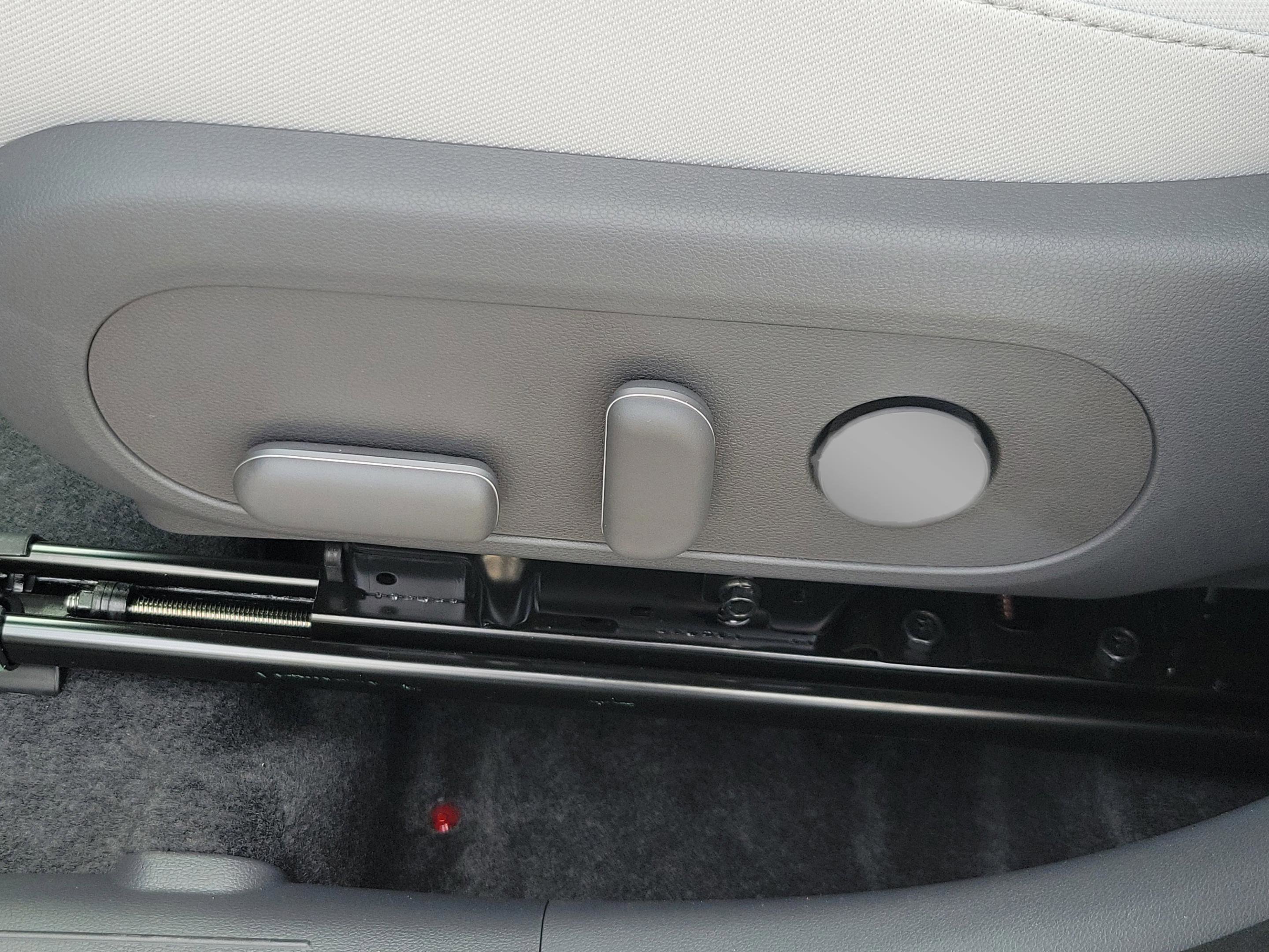 2025 Hyundai Kona SEL Convenience - Photo 17