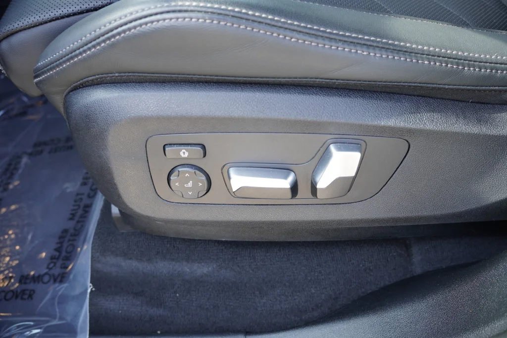 Used 2026 Black Sapphire Metallic BMW xDrive40i image 24
