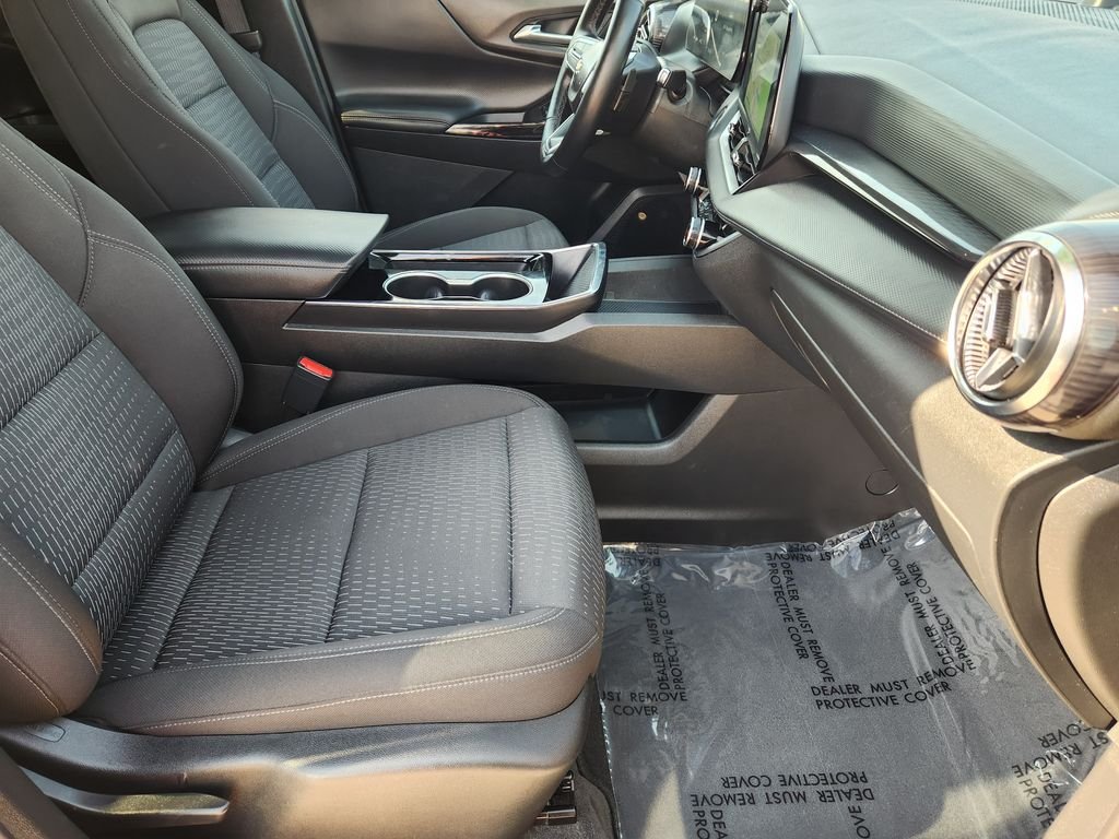 2025 Chevrolet Equinox LT - Photo 14