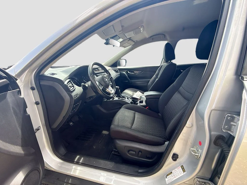 Used 2019 Silver Nissan SV image 21