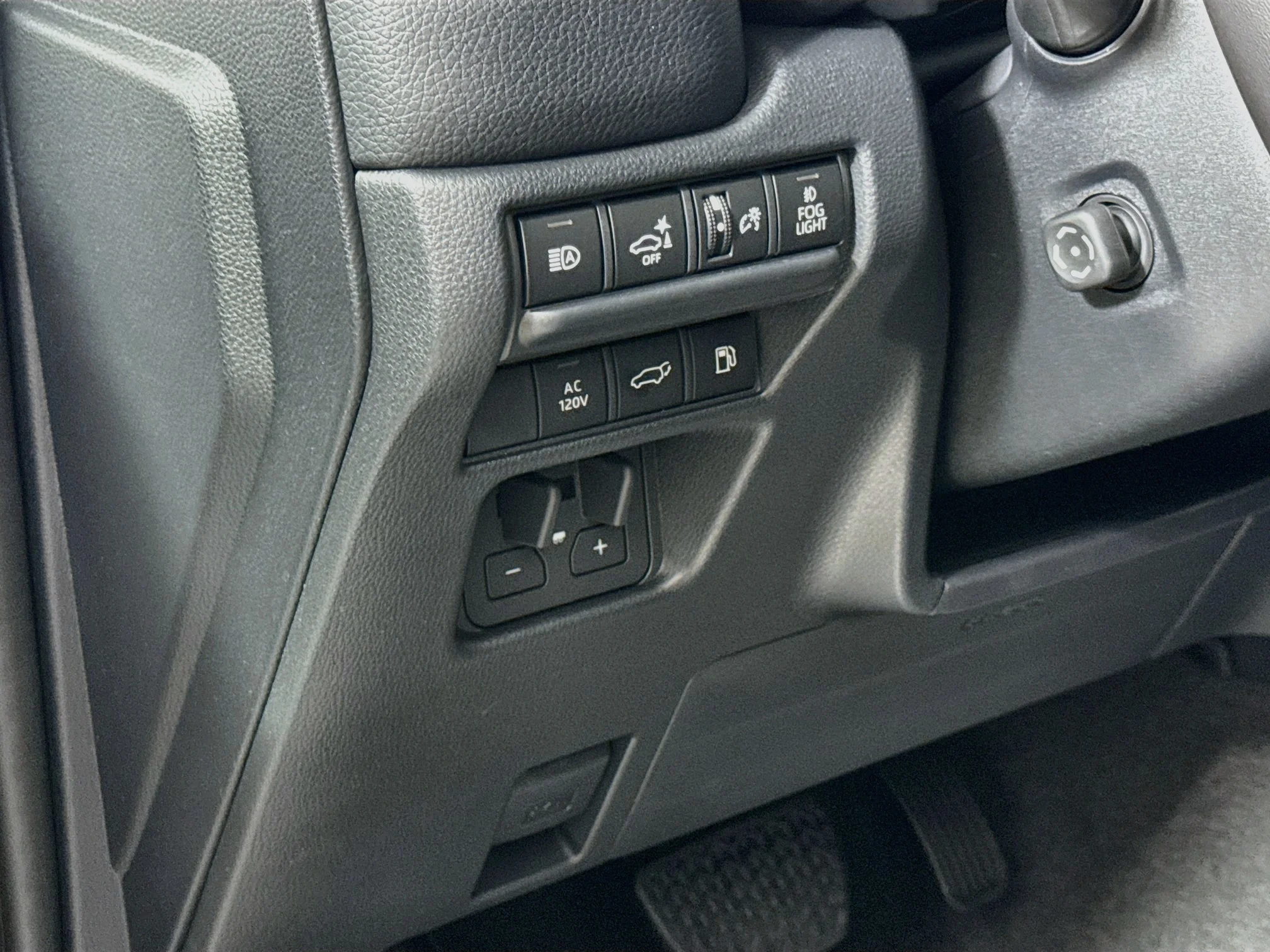 New 2027 Wind Chill Pearl Toyota Land Cruiser image 10