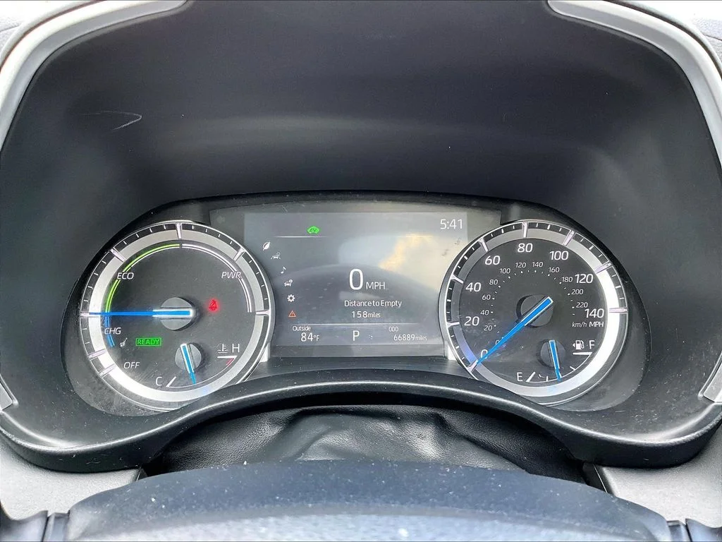 Used 2022 Silver Toyota XLE image 17
