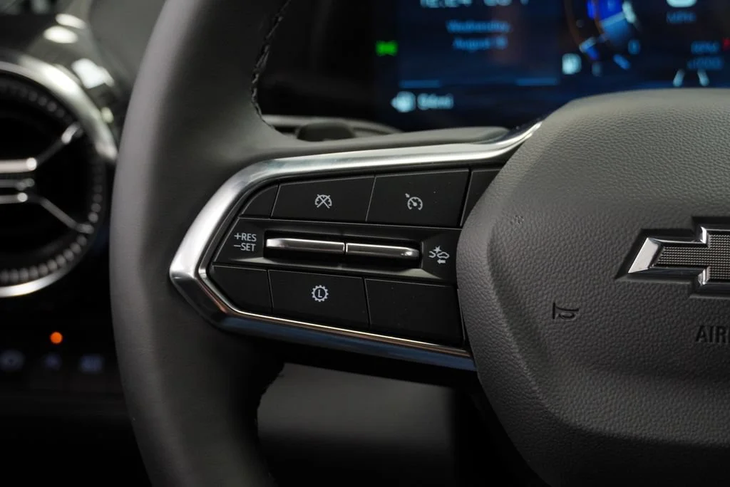 New 2027 Mosaic Black Metallic Chevrolet LT image 20