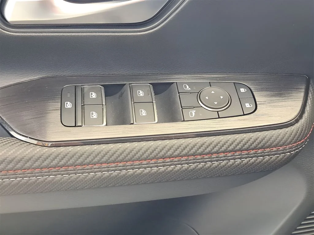 Used 2025 White Nissan SR image 25