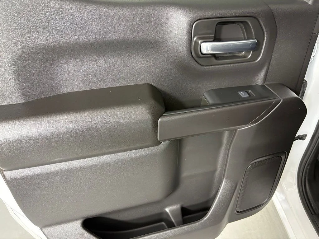 Used 2024 White Chevrolet Custom image 37