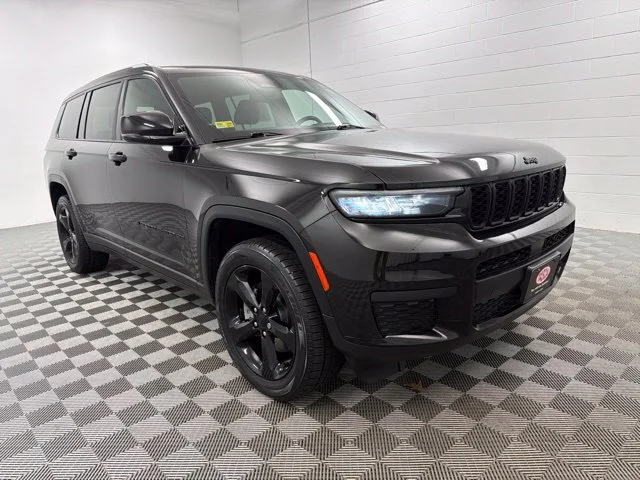 Used 2021 Black Jeep Altitude image 1