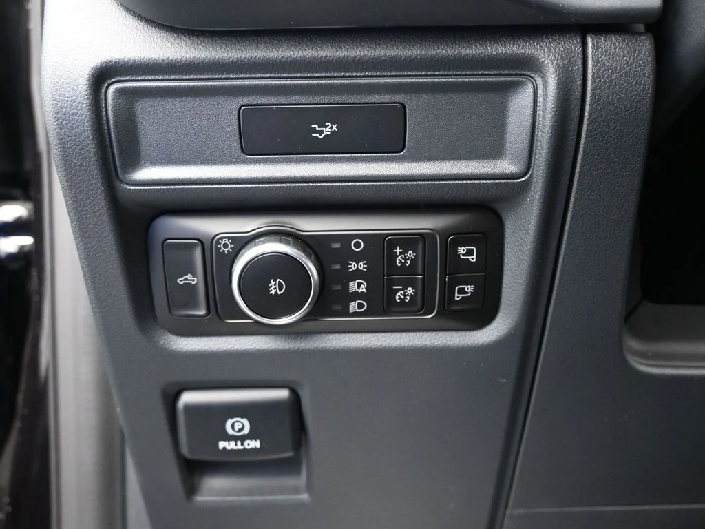 New 2026 Agate Black Metallic Ford XLT image 12
