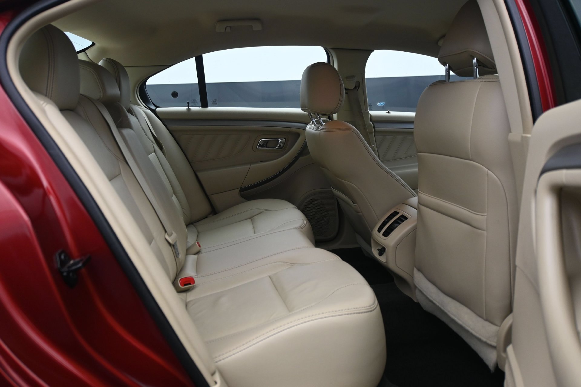 Used 2015 Ruby Red Metallic Ford SEL image 15