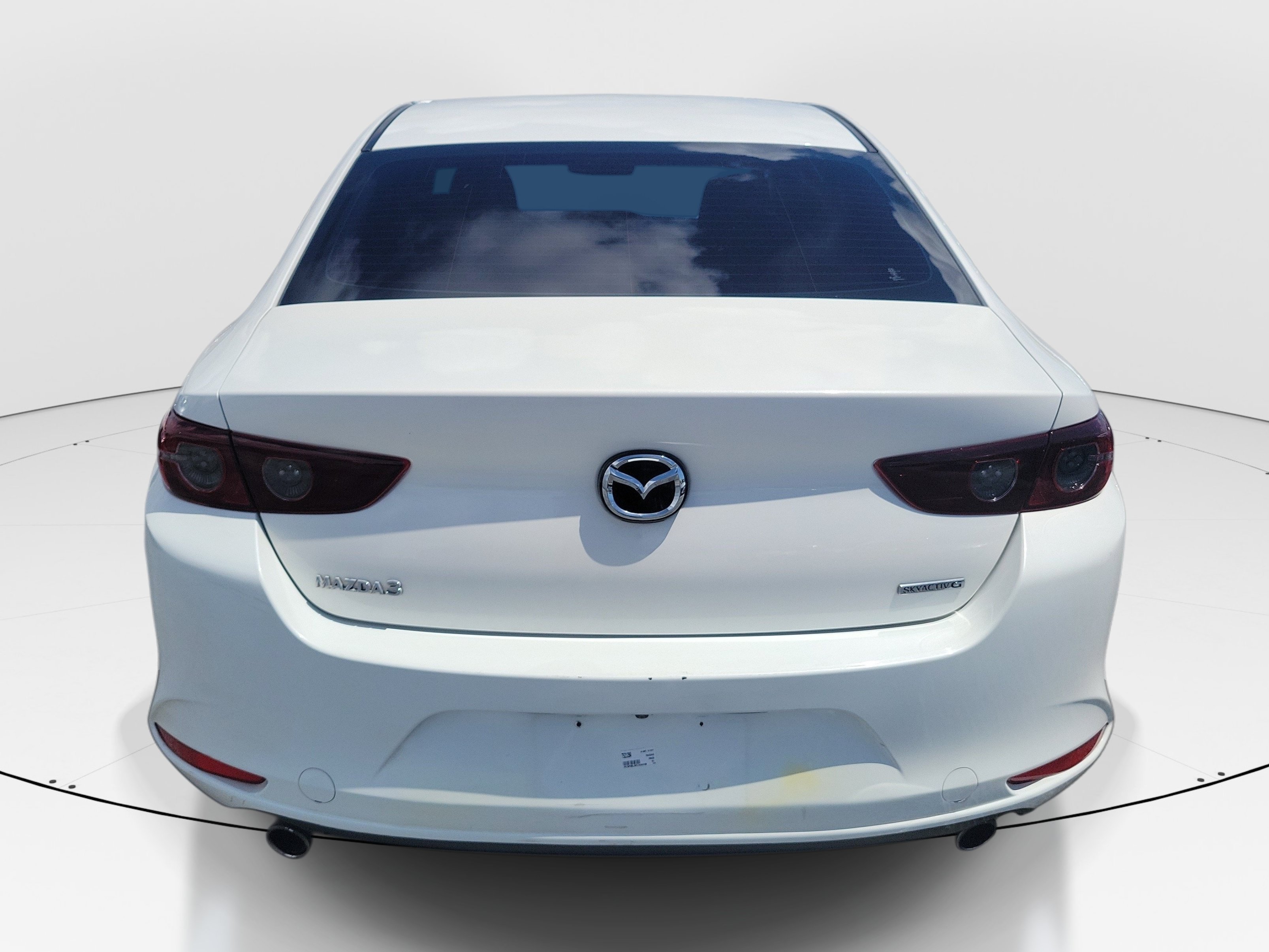 Used 2021 Snowflake White Pearl Mica Mazda Select image 5