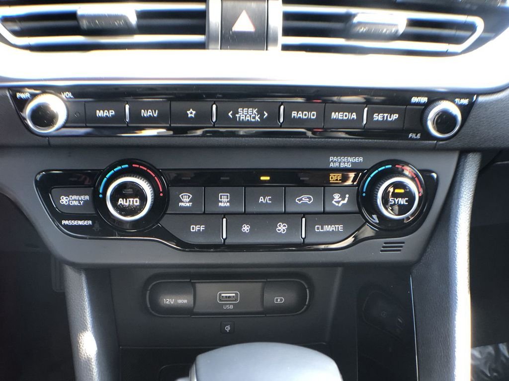 Used 2022 White Kia EX Premium image 51