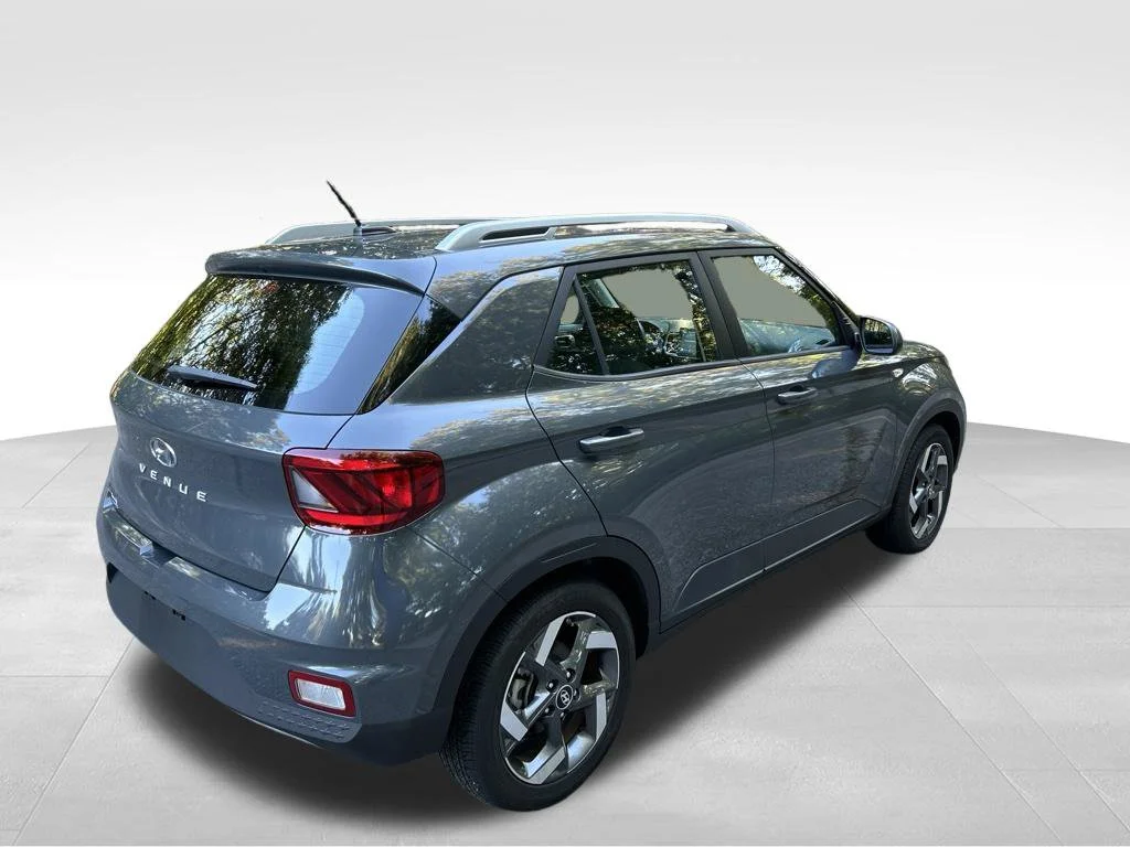 Used 2024 Gray Hyundai SEL image 5